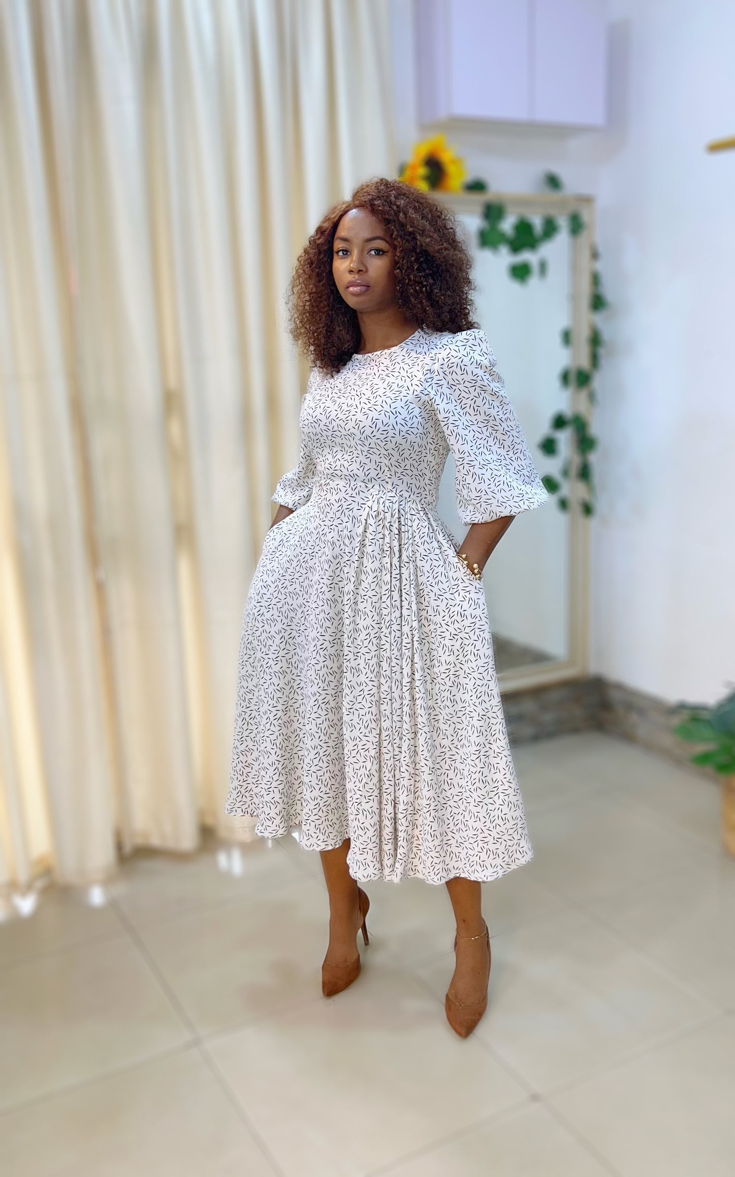 Daisy Midi dress(white)