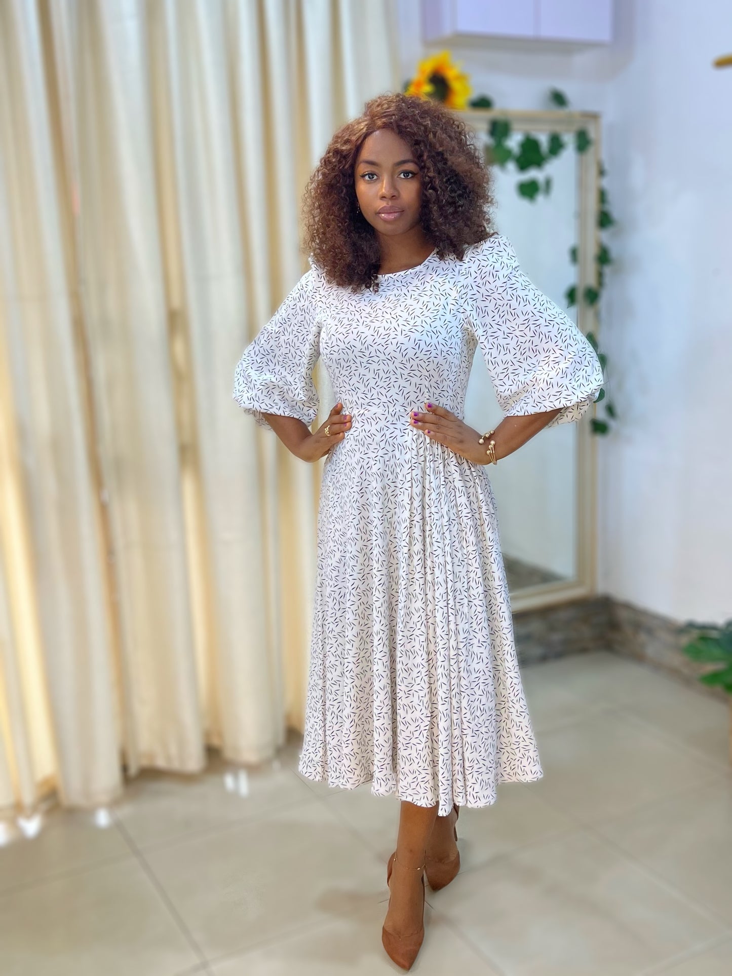 Daisy Midi dress(white)